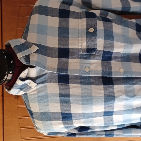 Old Navy Flannel Button Down Slim Fit Shirt - Picture 2 of 6